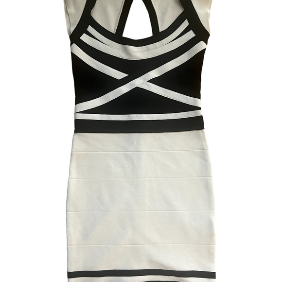 BEBE Bandage Dress White and Black size medium runs small - Picture 4 of 5
